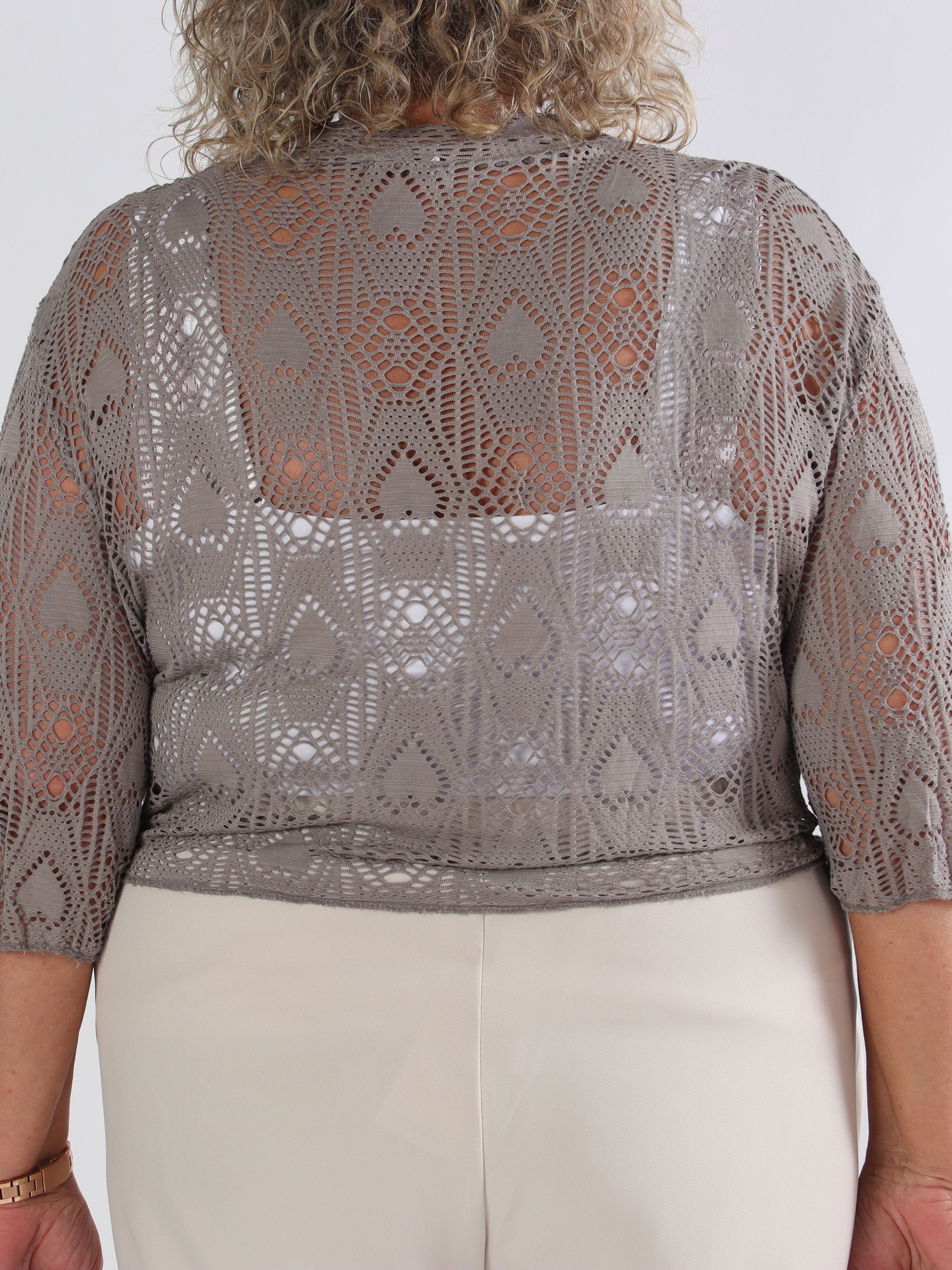 Elly - Let plus size cardigan i viskose med hulmønster